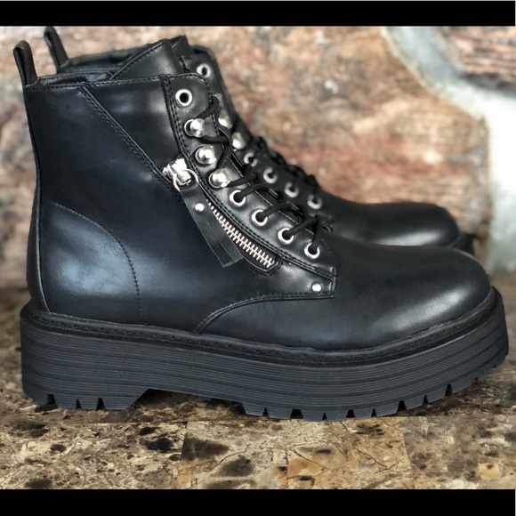 NEW Madden Girl Mash Flatform Combat Booties - Picture 2 of 8